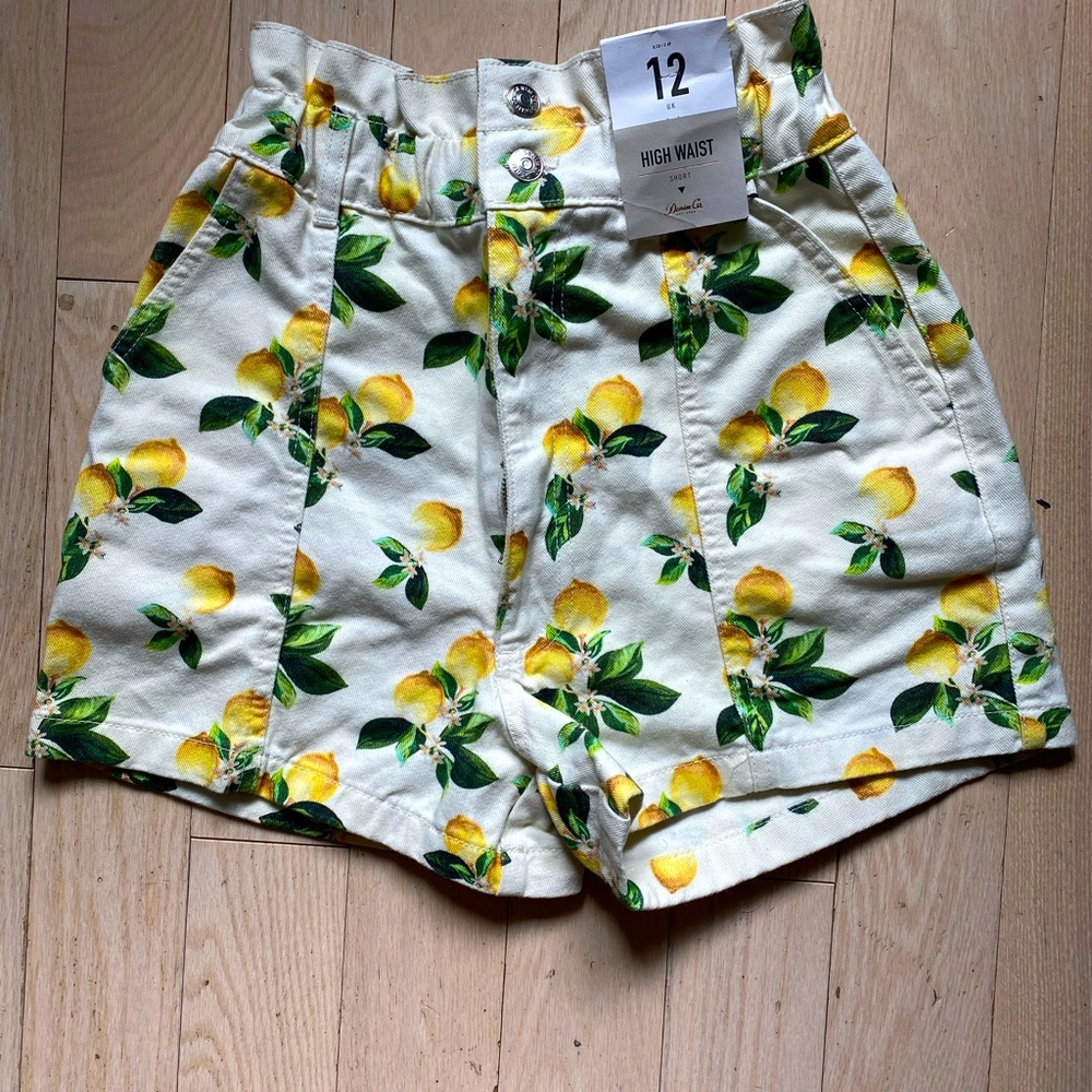Lemon shorts